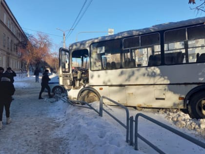 В Челябинске заключили под стражу маршрутчика, насмерть сбившего пенсионерку на «зебре»