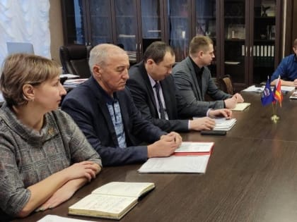 Партийцы Нагайбакского района обсудили сбор гуманитарной помощи для бойцов СВО