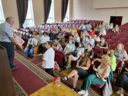 В Администрации Калининского района прошла консультация по проекту ПЗиЗ