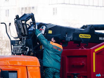 В Магнитогорске из-за непогоды не смогли вывезти мусор