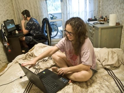 В ФНПР оценили инициативу о возможности перевода заболевшего сотрудника на удаленную работу