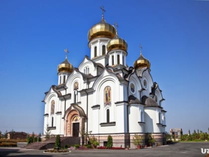 Священник из Магнитогорска, сосланный в село за откровенные фото супруги, вернулся в родной собор