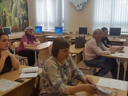 В Еманжелинске безработные, в том числе граждане предпенсионного возраста, начали осваивать профессии оператора ЭВМ и ВМ и стропальщика