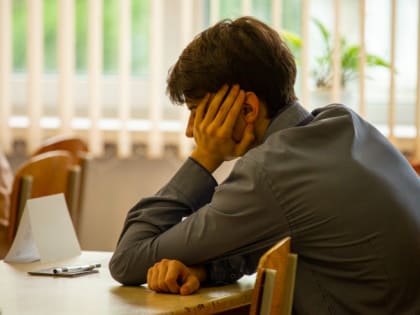 Как помочь спине и шее, если у вас сидячая работа, рассказали эксперты