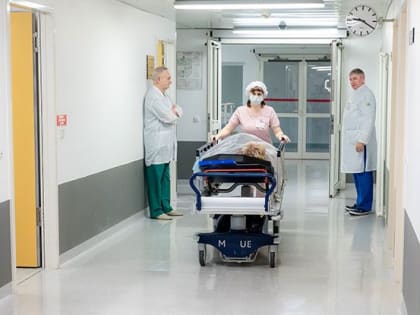 Два челябинских врача получили высокие государственные награды