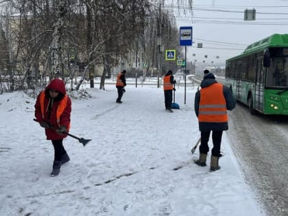 Лошкин поручил дорожникам максимально очистить Челябинск от снега