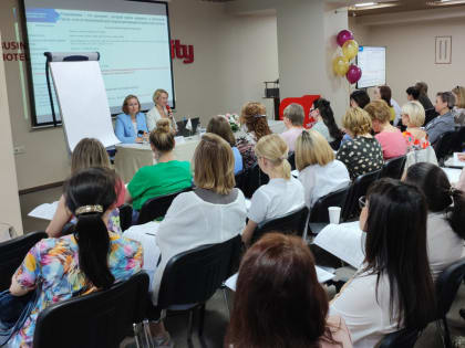 Анастасия Воргуданова ответила на актуальные вопросы по ЕНС во время конференции для бизнес-сообщества