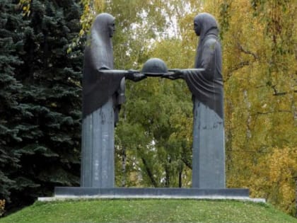 Ремонт мемориала «Скорбящие матери» в Челябинске