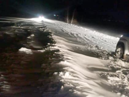 В Октябрьском районе сотрудники ДПС спасли около 10 авто из снежных заносов