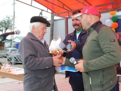 В селе Клястицкое Троицкого района состоялась выставка голубей