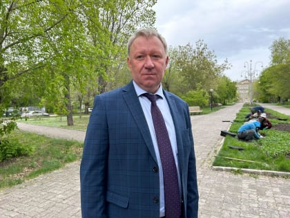 Цветите, петунии и пеларгонии