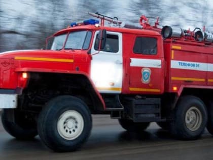 В Магнитогорске из горящей квартиры спасли мужчину