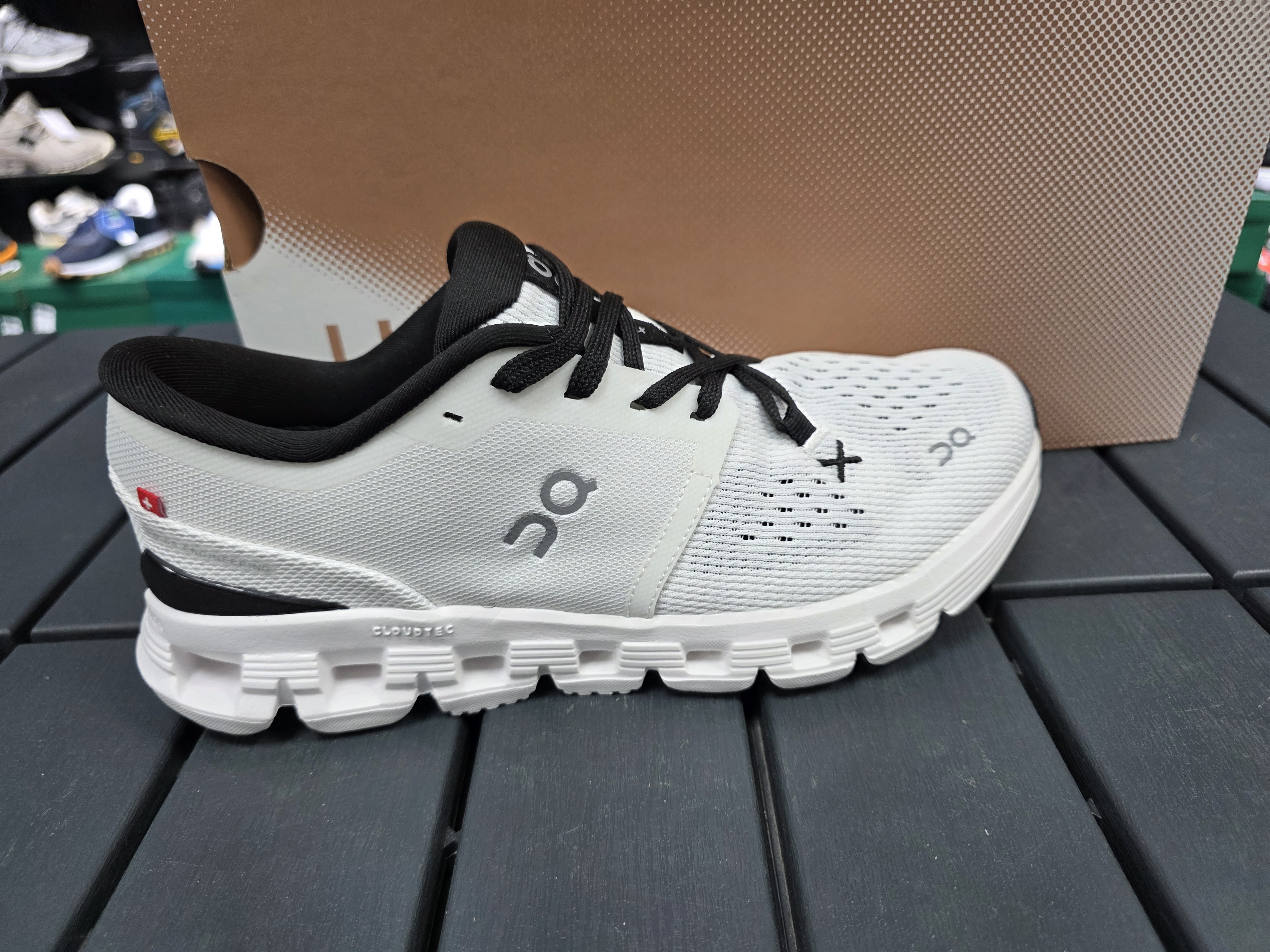 On spor ayakkabı dar kalip yazlik