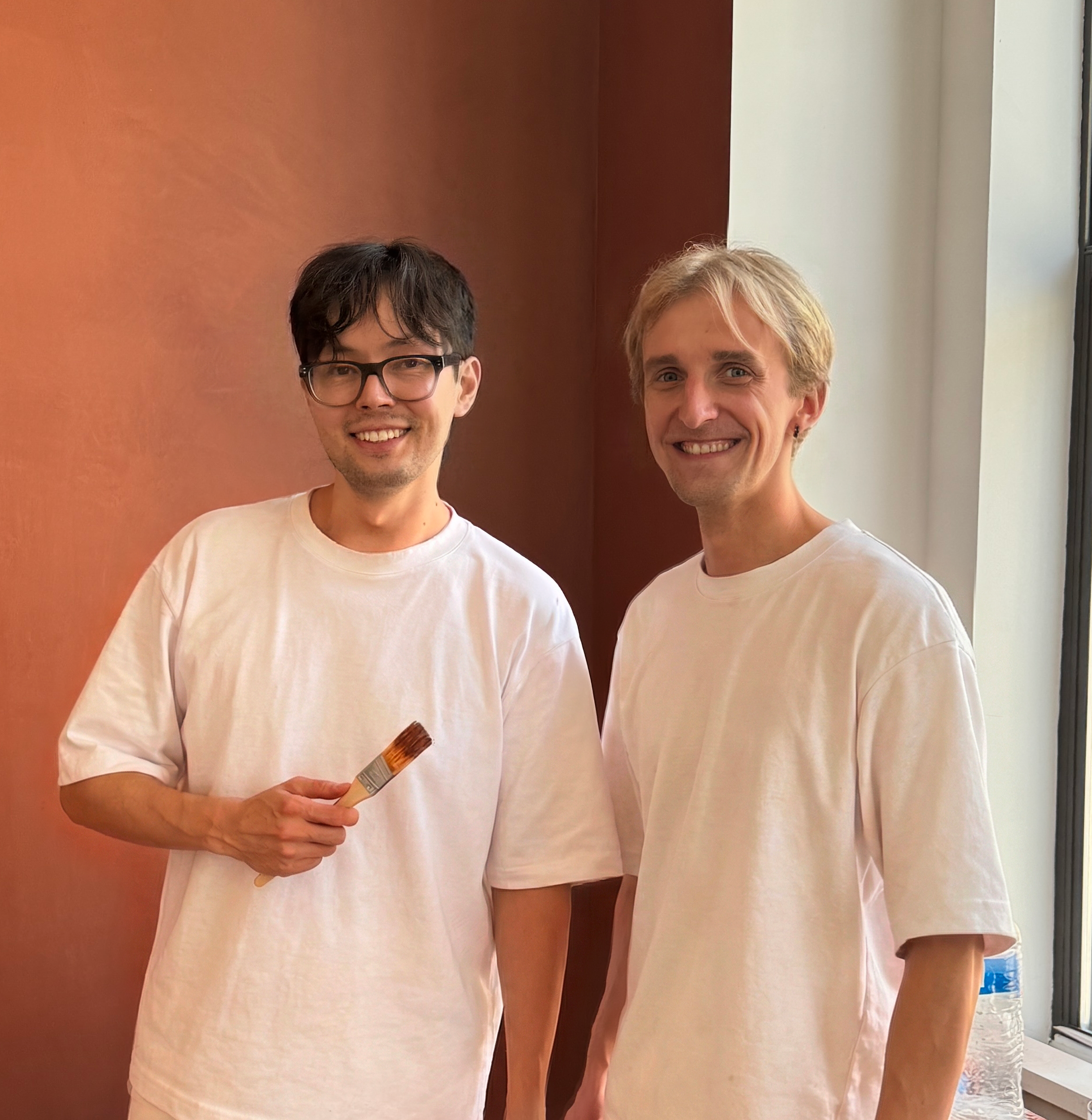 Master artisan applying plaster