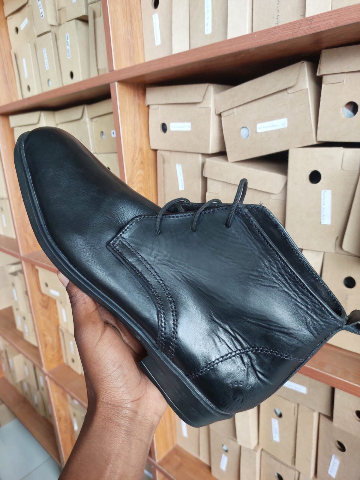 kioo ngozi Black - official boot