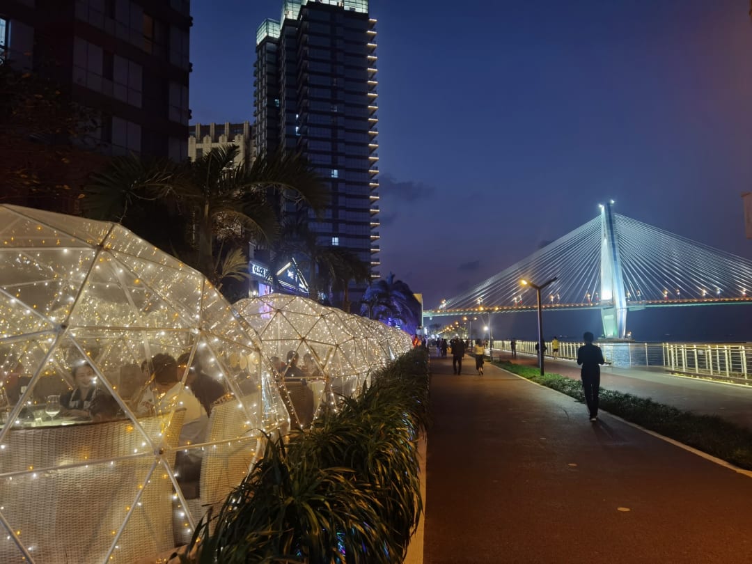 Haikou Bund Center Bar Street