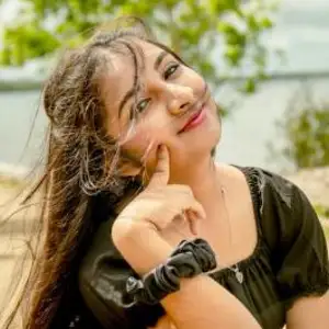 Zeenat Alvi