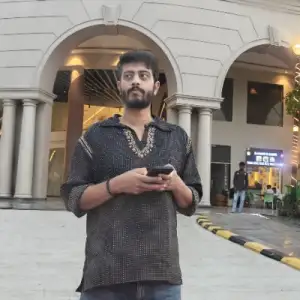 Shobhit Raghuvanshi - Economics & Maths Home Tutor