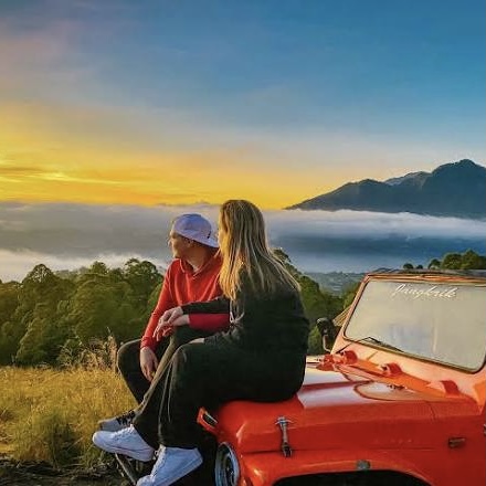 Jeep Sunrise Trekking