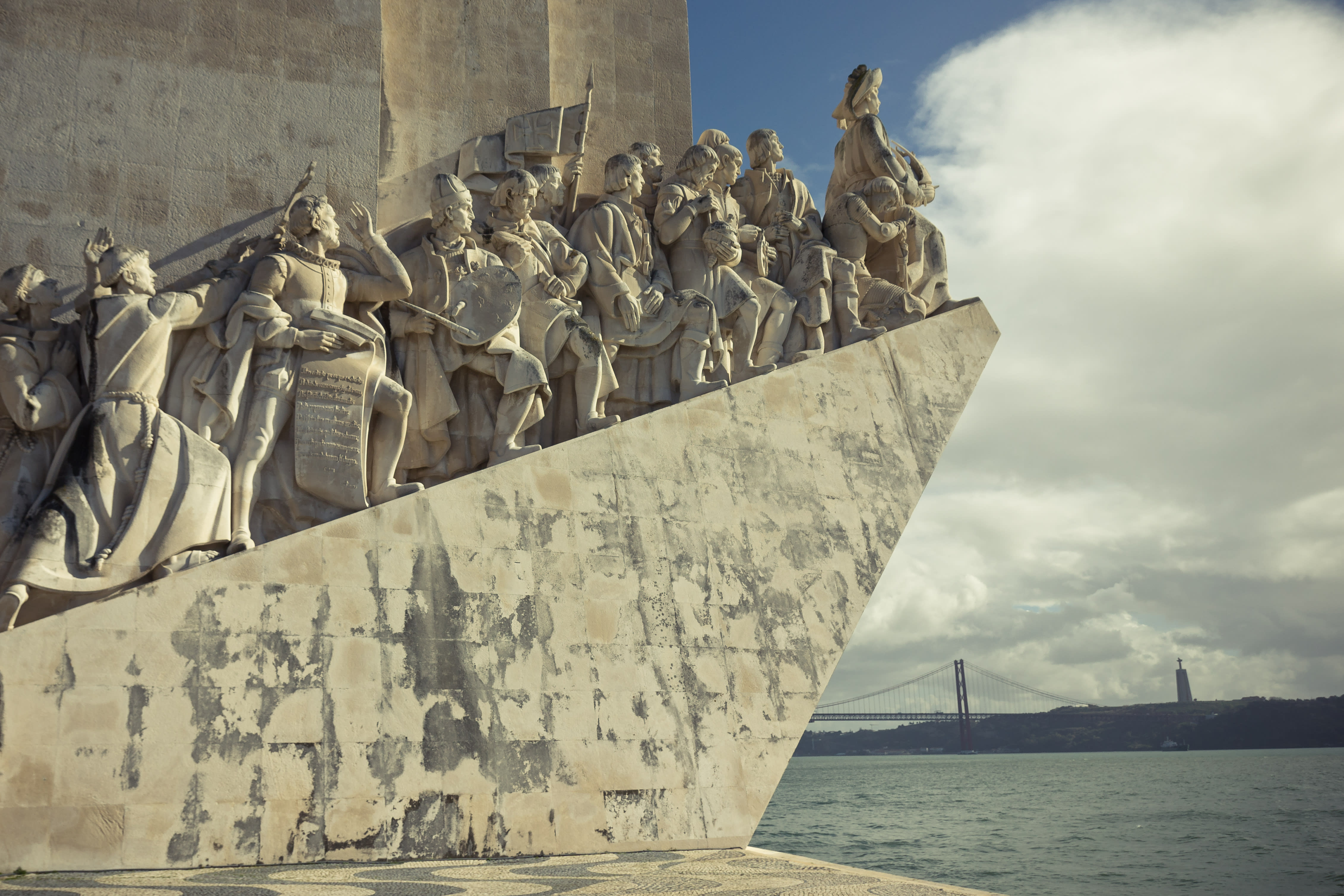 Monument in Belem overlooking the river