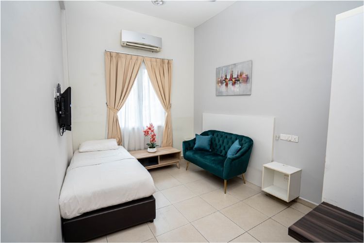Gloria Confinement Centre
