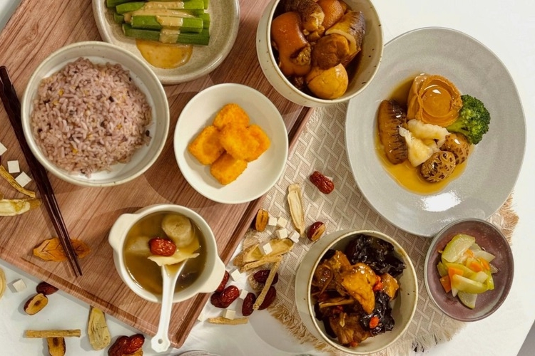 The Lili Retreat Confinement