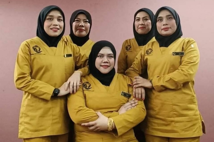 Faiqa Confinement Care Lady