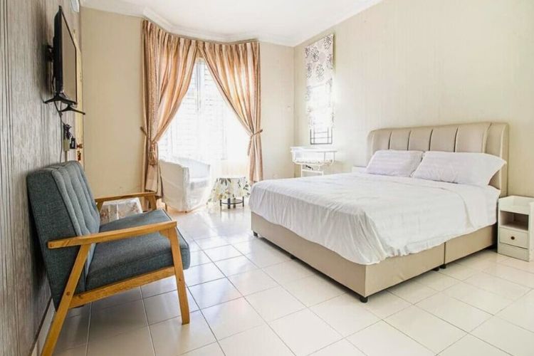 Fullmoon Confinement Center