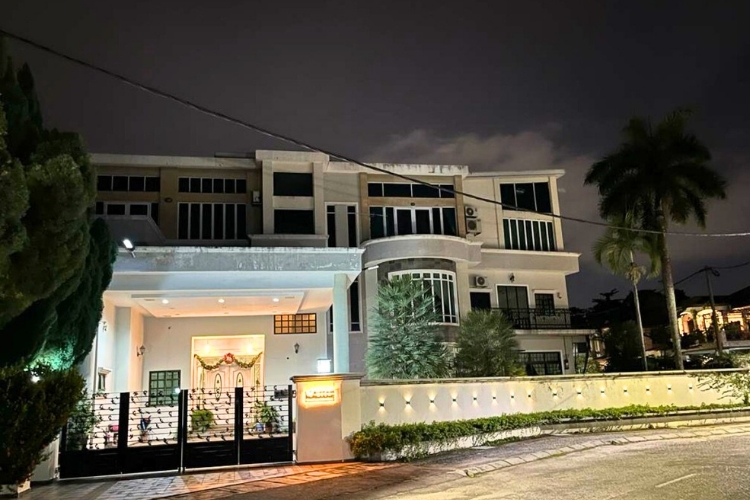 Sisters Postnatal Care Center