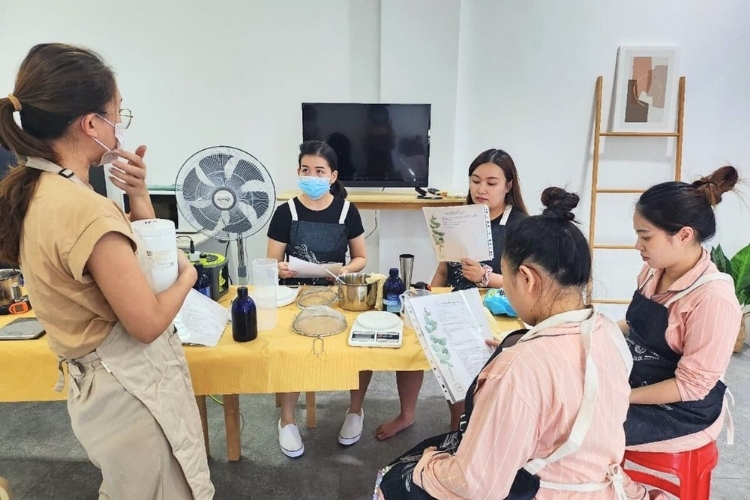 First Meet Confinement Centre