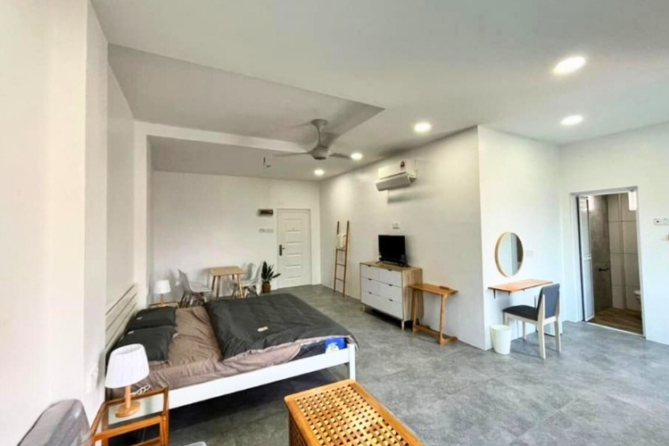 First Meet Confinement Centre