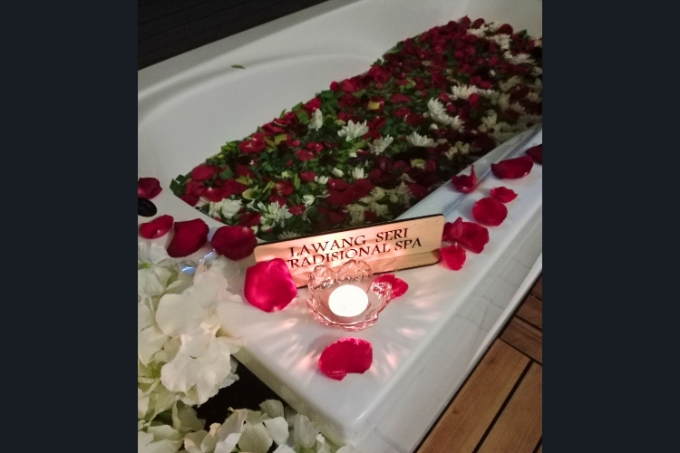 Lawang Seri Tradisional Confinement & Spa