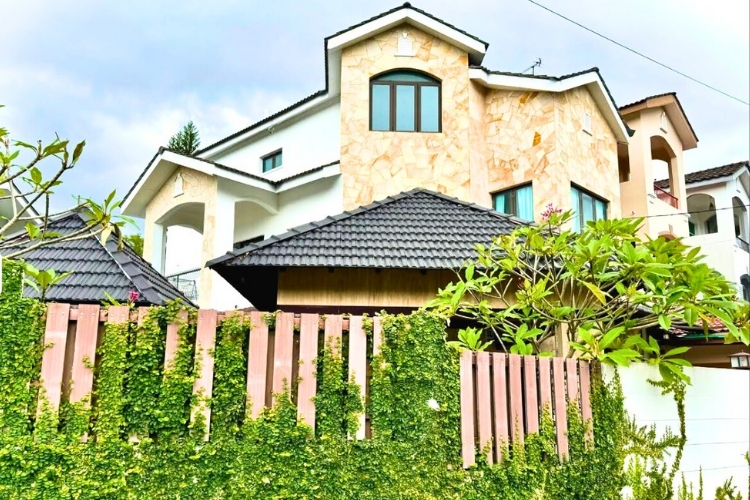 V Care Confinement Centre