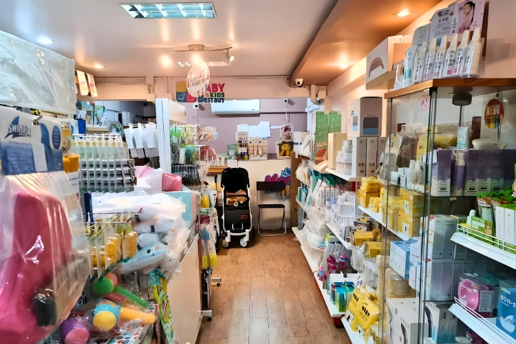 Mom And Me Store
