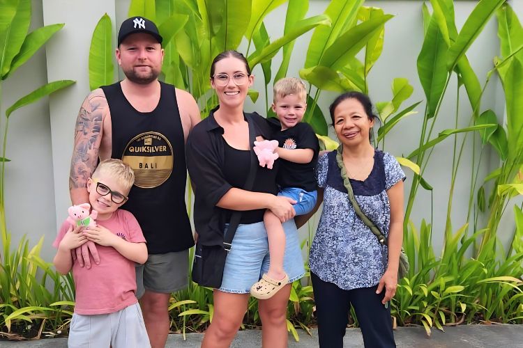 Bali Nanny - Babyhire