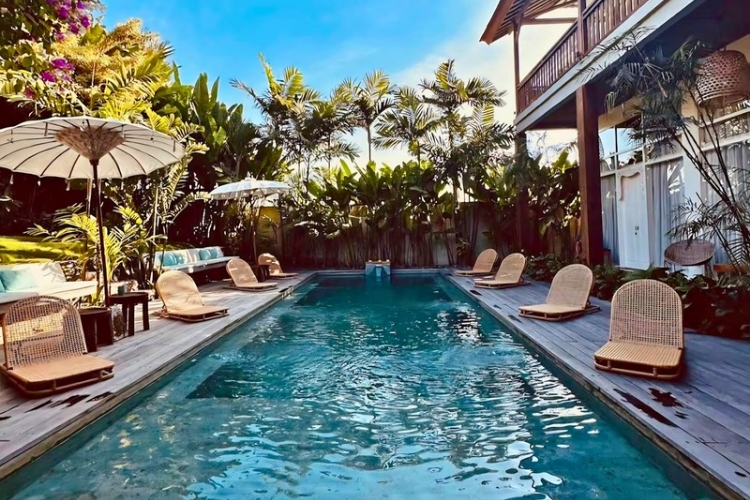 Nanny Amed Bali - Babysitting in bali