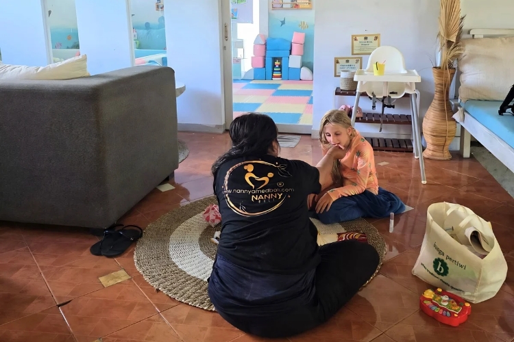 Nanny Amed Bali - Babysitting in bali