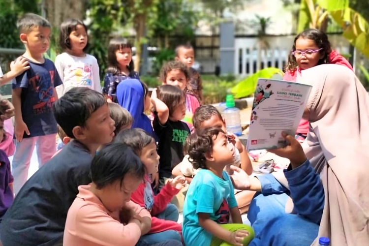 Bintang Waktu Daycare