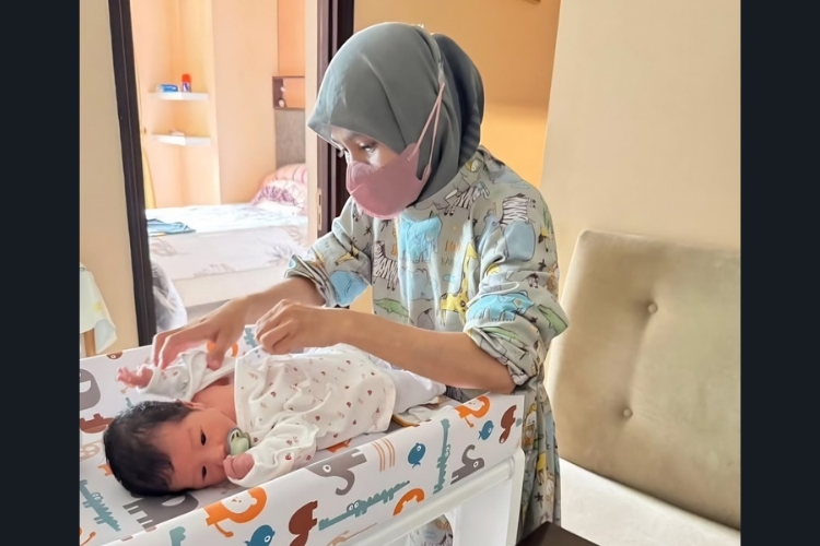 Altha mom & baby spa Jakarta - pijat bayi home care