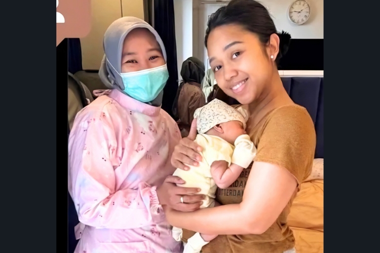 Haruna Homecare Mom n Baby by. BIDAN IKA (Febrika Triandani AM.Keb, CHE)