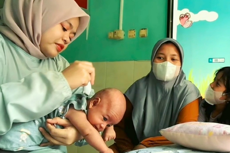 Praktek Bidan Lilis dan Mutiara Baby Spa