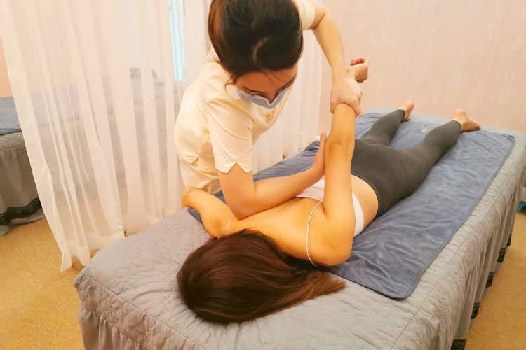 YINEE Signature Posture Management (Subang)