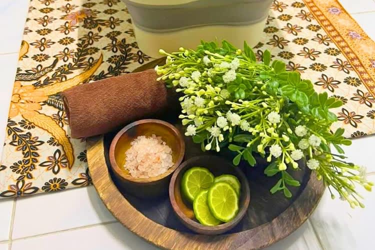 Daisy Therapist Homespa Wellness