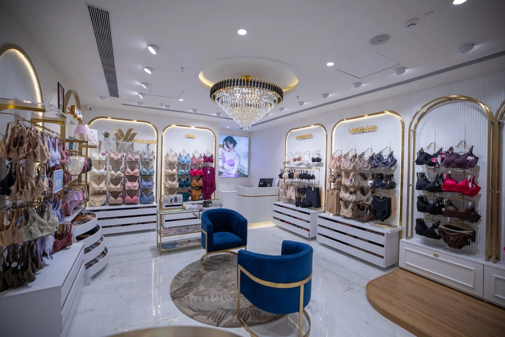Wacoal_interior