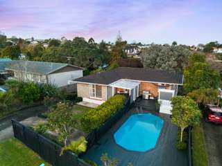 16 Finnerty Avenue Howick, Manukau City