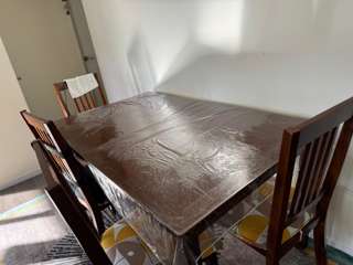 Dinining Table with 4 Chairs