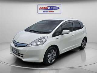2012 Honda Fit HYBRID !! Top Spec !! heated seats !! Cruise control !! Reverse camera Hatchback Automatic
