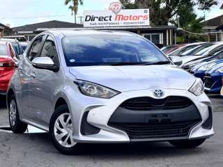 2022 Toyota Yaris HYBRID**Cruise Control**Lane Assist**Parking Sensors**Reversing Camera** Hatchback Automatic