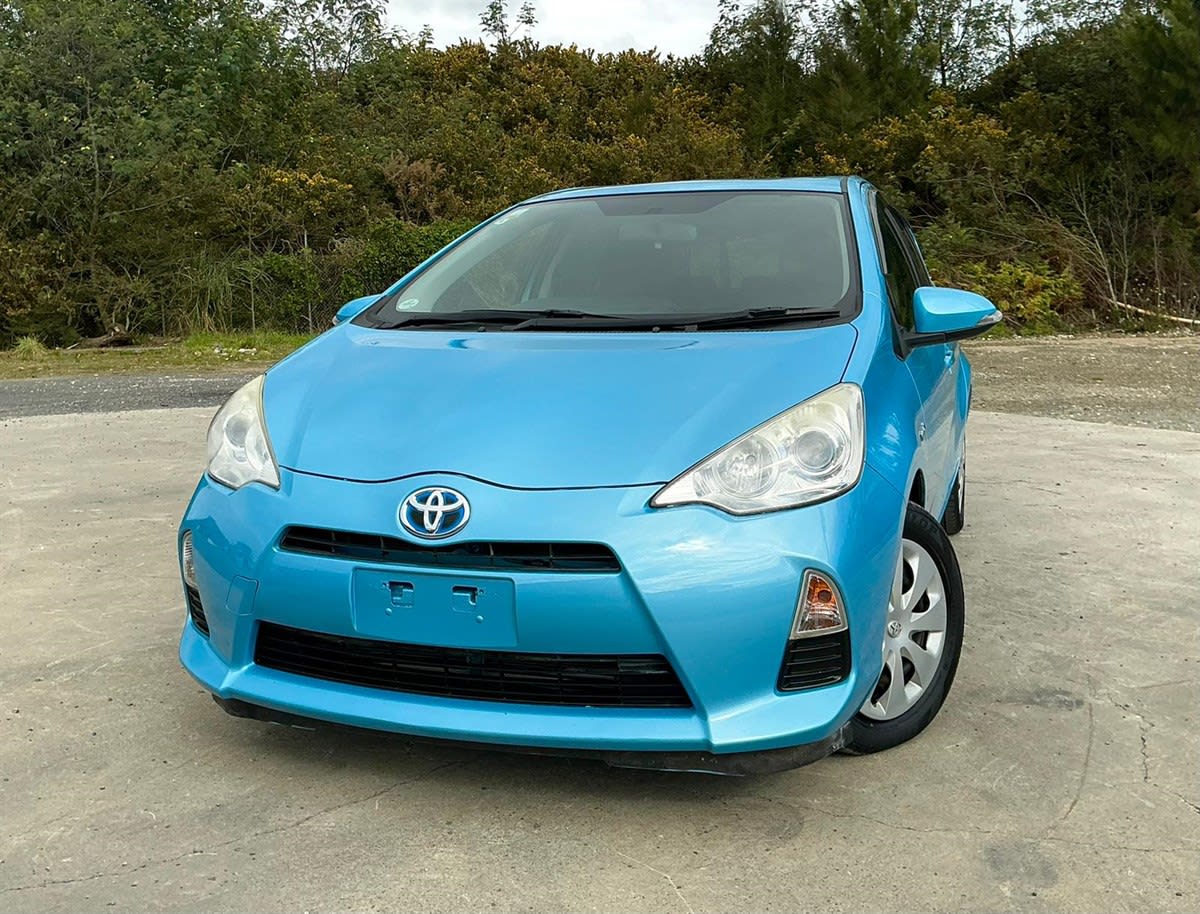 2013 Toyota Aqua Hybrid Hatchback Automatic