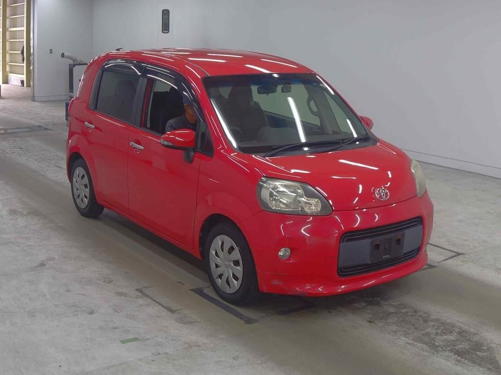 2013 Toyota Porte F Hatchback Automatic